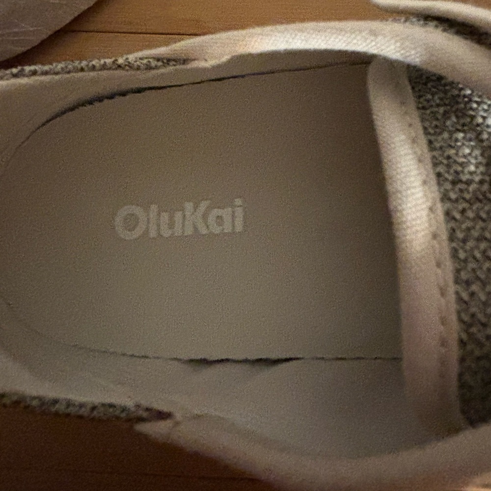 *NWT* OluKai Pehuea Li Sneaker (Women) - Tapa/White Sand. Size: 9 - Picture 6 of 8